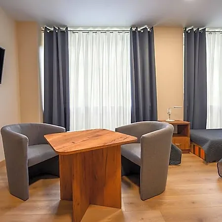Goscinne Modr Hotel *